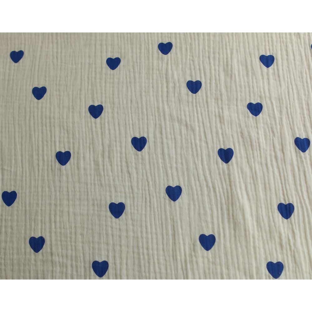 Manou - Double gaze de coton BIO exclusif écru à motif coeurs bleu cobalt Manou - Double gaze de coton BIO exclusif écru à motif coeurs bleu cobalt