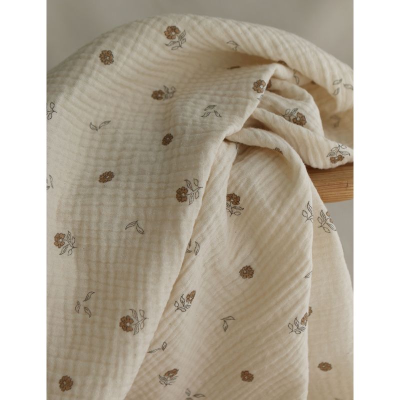Aïna - Double gaze coton BIO motif fond écru camel Aïna - Double gaze coton BIO motif fond écru camel
