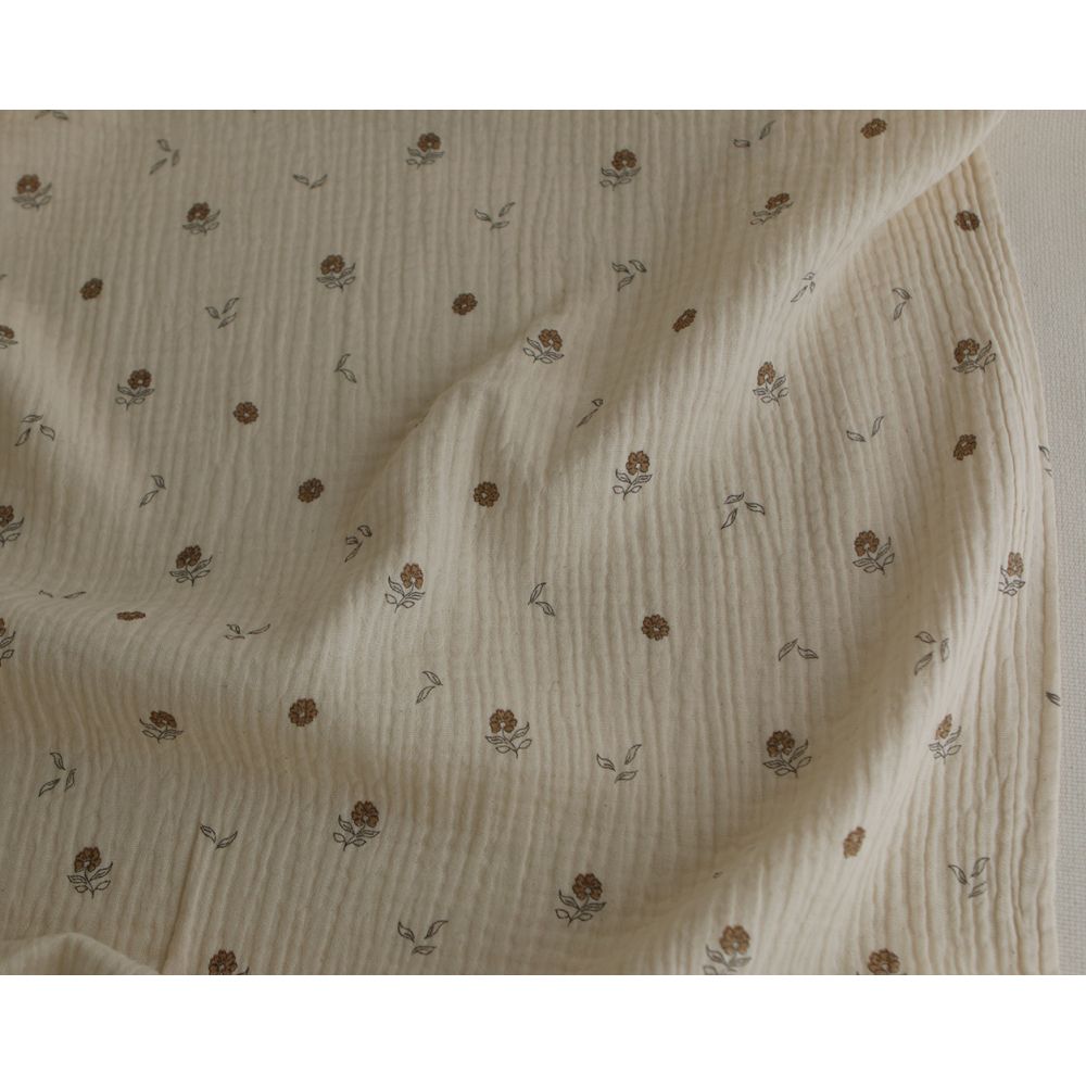 Aïna - Double gaze coton BIO motif fond écru camel Aïna - Double gaze coton BIO motif fond écru camel