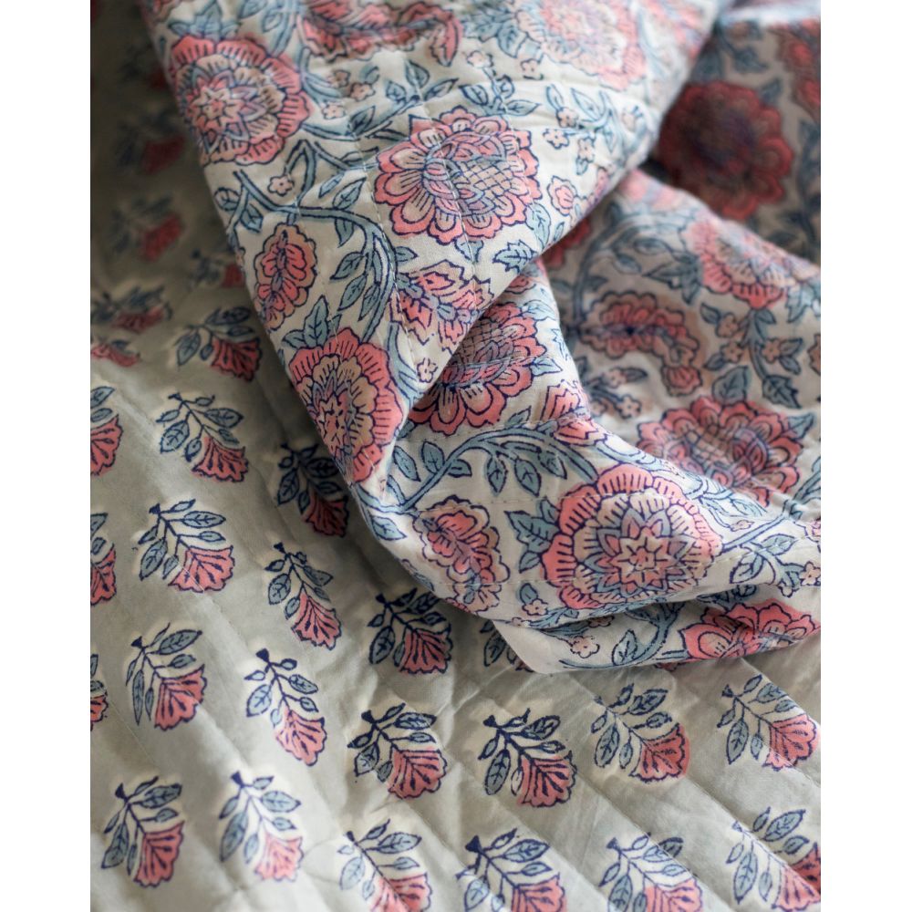 Abila - Tissu indien matelassé double face coton hand block teal largeur 100cm Abila - Tissu indien matelassé double face coton hand block teal largeur 100cm