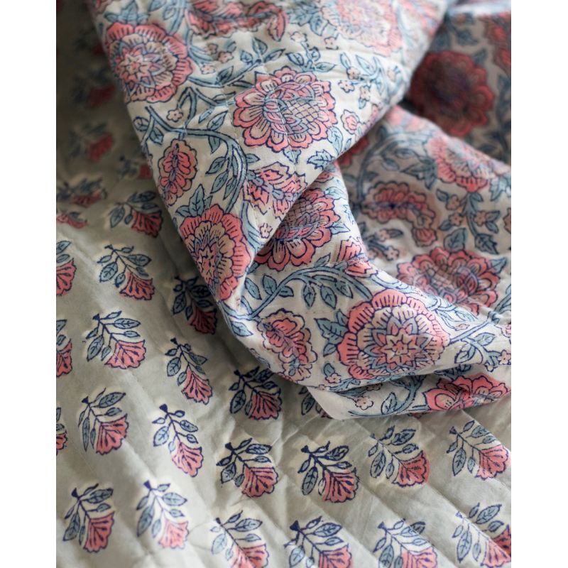 Abila - Tissu indien matelassé double face coton hand block teal largeur 100cm Abila - Tissu indien matelassé double face coton hand block teal largeur 100cm