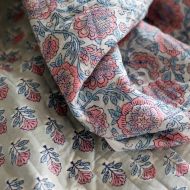Abila - Tissu indien matelassé double face coton hand block teal largeur 100cm Abila - Tissu indien matelassé double face coton hand block teal largeur 100cm