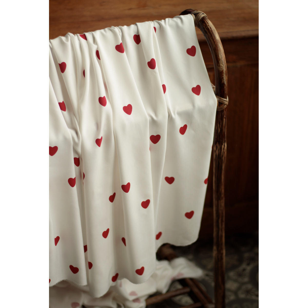 Manou - Viscose blanc cassé imprimée coeurs rouges Batikou - 6