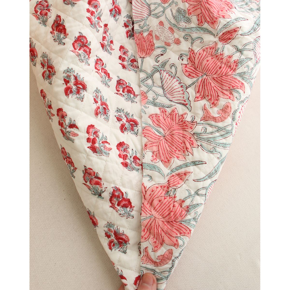 Yamini - Tissu indien matelassé double face coton hand block teal largeur 100cm Yamini - Tissu indien matelassé double face coton hand block teal largeur 100cm