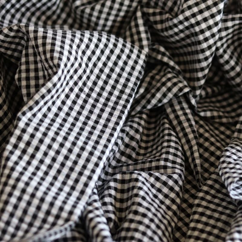 Seersucker / Coton mélangé gaufré vichy blanc et noir Seersucker / Coton mélangé gaufré vichy blanc et noir