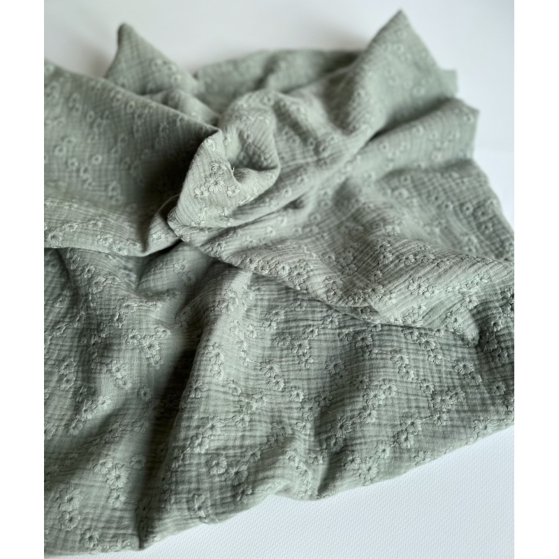 Double gaze de coton Esmée brodée coloris vert de gris Qualité Oeko-tex - 5 Double gaze de coton Esmée brodée coloris vert de gris Qualité Oeko-tex - 5
