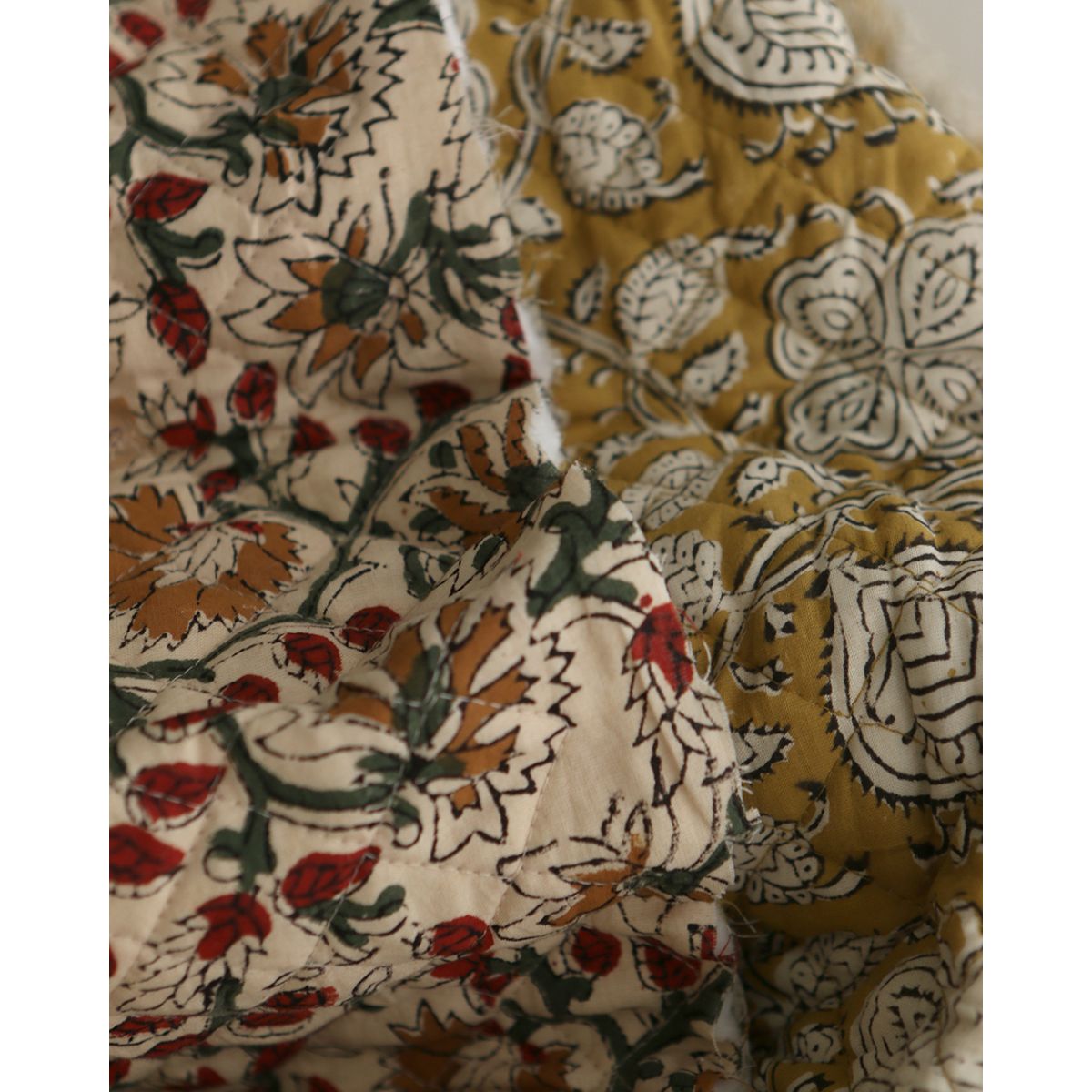 Nisha & Sita - Tissu indien matelassé double face coton hand block teal largeur 100cm Nisha & Sita - Tissu indien matelassé double face coton hand block teal largeur 100cm
