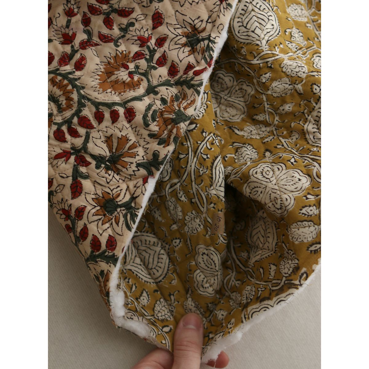 Nisha & Sita - Tissu indien matelassé double face coton hand block teal largeur 100cm Nisha & Sita - Tissu indien matelassé double face coton hand block teal largeur 100cm