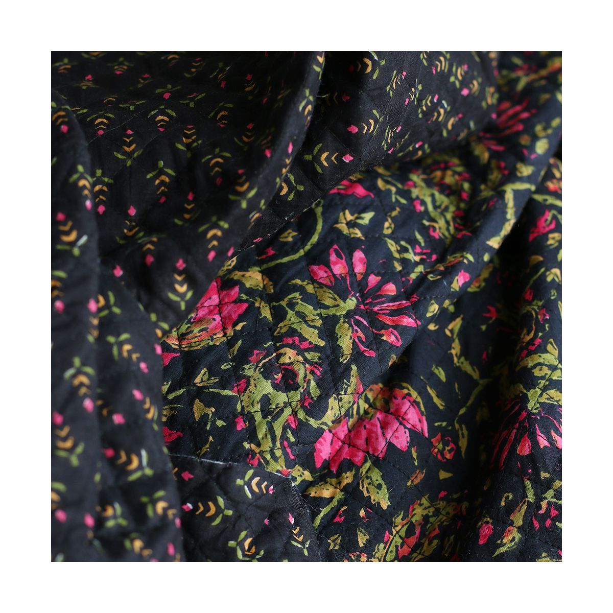 copy of Tissu indien matelassé double face coton hand block largeur 100cm copy of Tissu indien matelassé double face coton hand block largeur 100cm