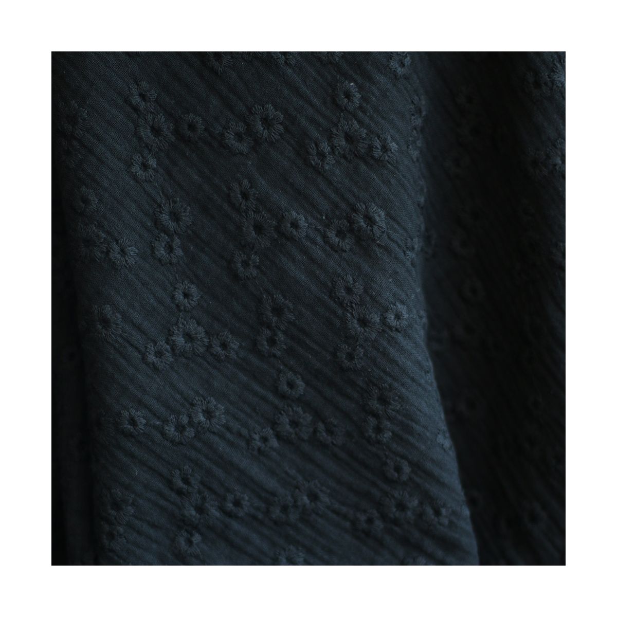 Esmée - Double gaze de coton brodée coloris noir Esmée - Double gaze de coton brodée coloris noir