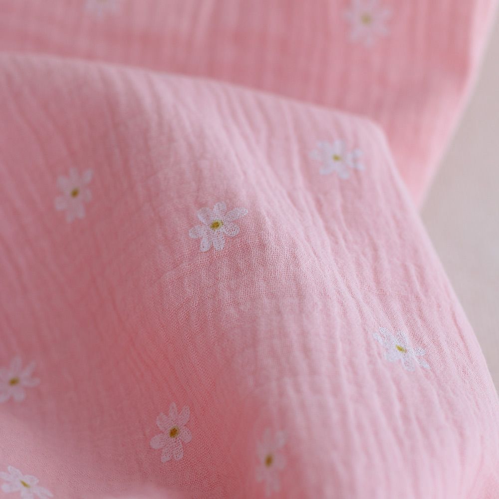 Daisy - Double gaze de coton marguerites fond rose Daisy - Double gaze de coton marguerites fond rose