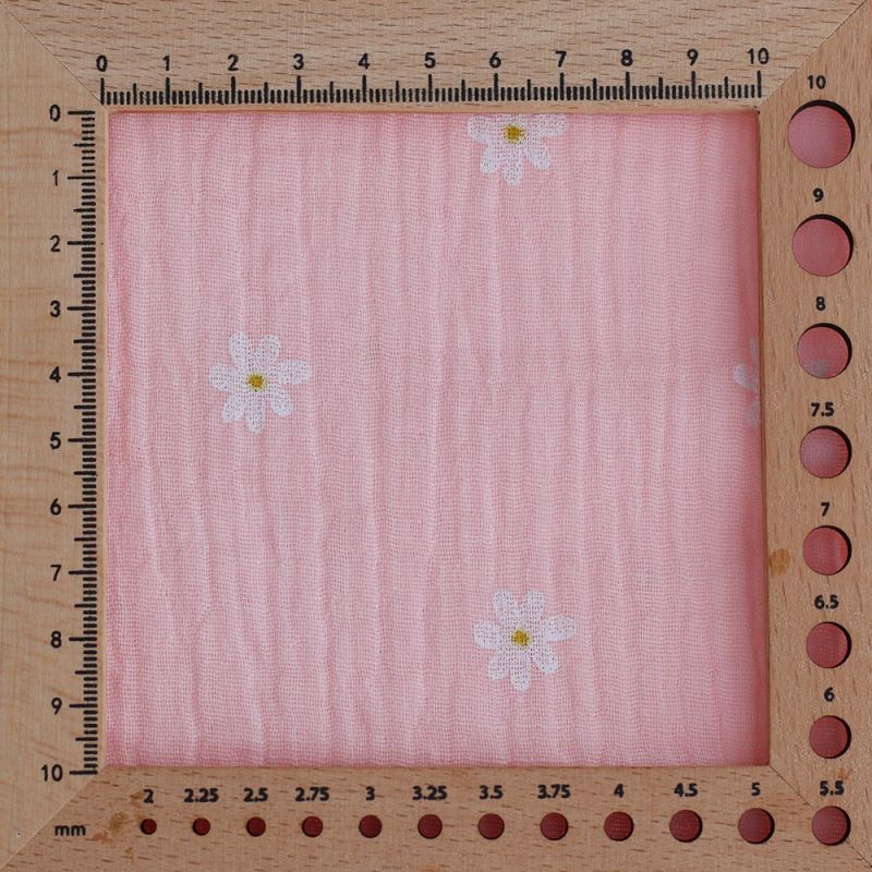 Daisy - Double gaze de coton marguerites fond rose Daisy - Double gaze de coton marguerites fond rose
