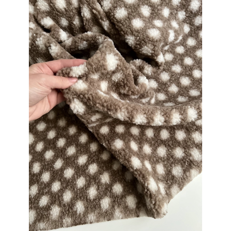 Teddy Sherpa bouclé fond taupe clair motif pois écru Mailles - 4 Teddy Sherpa bouclé fond taupe clair motif pois écru Mailles - 4