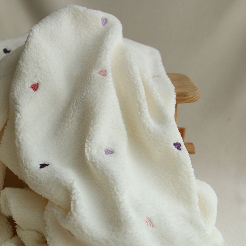 Teddy / moumoute sherpa bouclettes broderies coeurs Teddy / moumoute sherpa bouclettes broderies coeurs