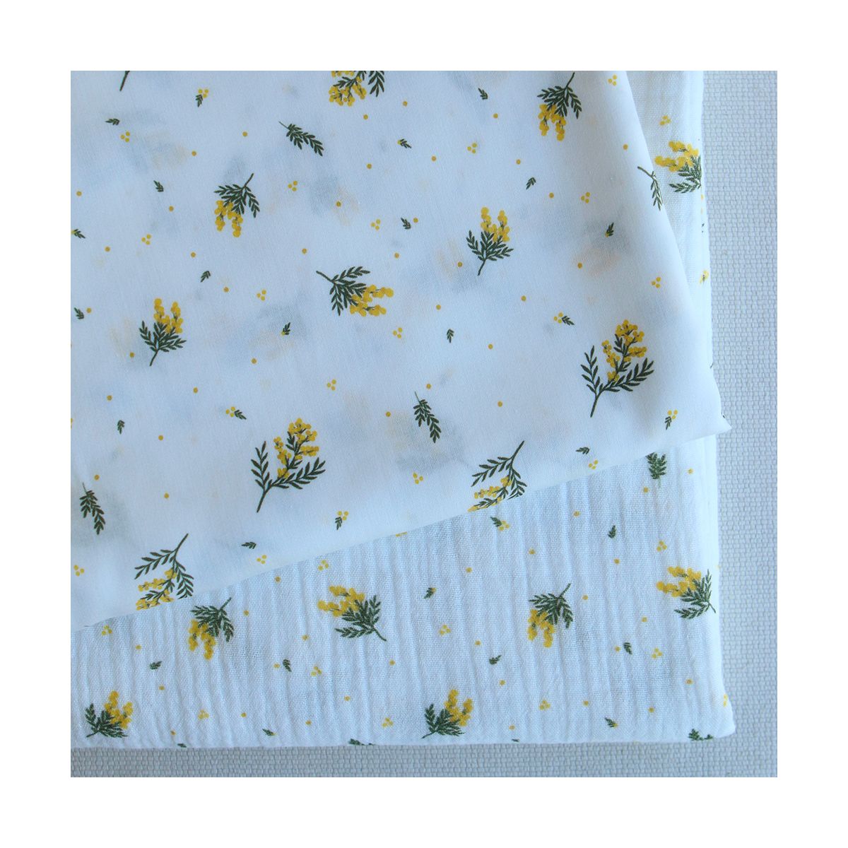 Mimosa - Double gaze coton BIO Exclusif blanc motif mimosa allégé Mimosa - Double gaze coton BIO Exclusif blanc motif mimosa allégé