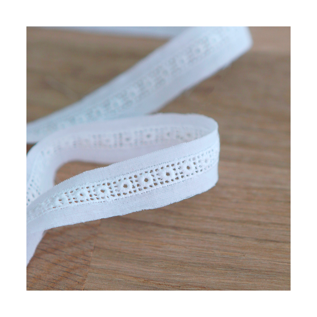 Galon coton broderie blanc entredeux 17mm x1m Galon coton broderie blanc entredeux 17mm x1m