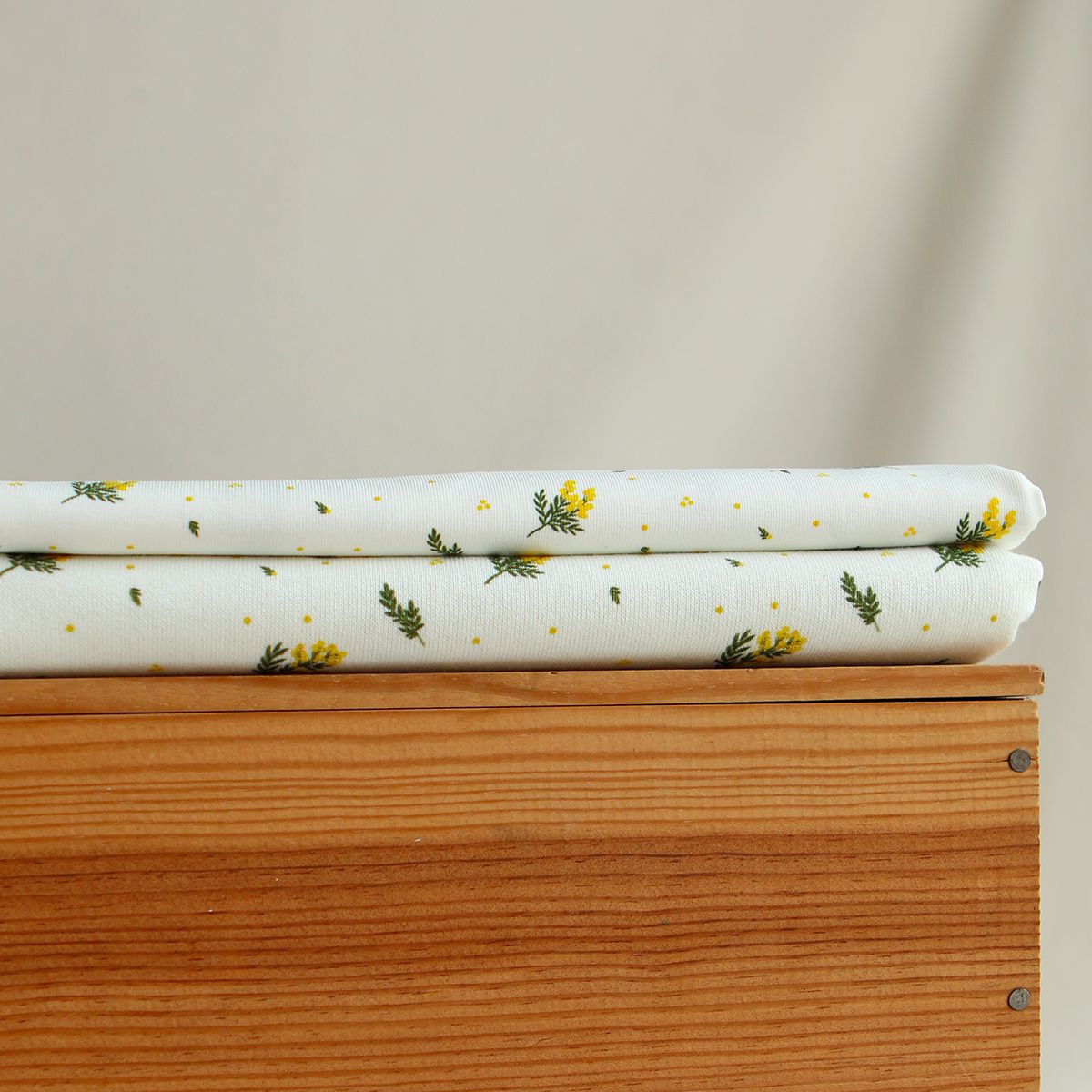 Mimosa - Jersey coton BIO motif exclusif mimosa allégé Mimosa - Jersey coton BIO motif exclusif mimosa allégé