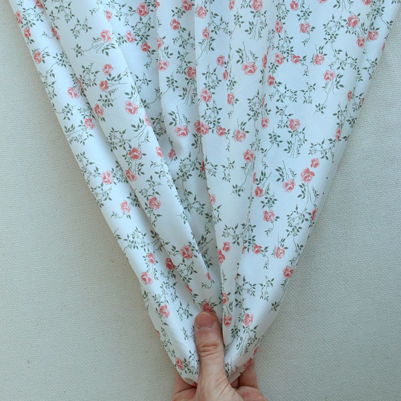 Marcelle - Batiste de coton douce à imprimé exclusif fleuri vert et rose