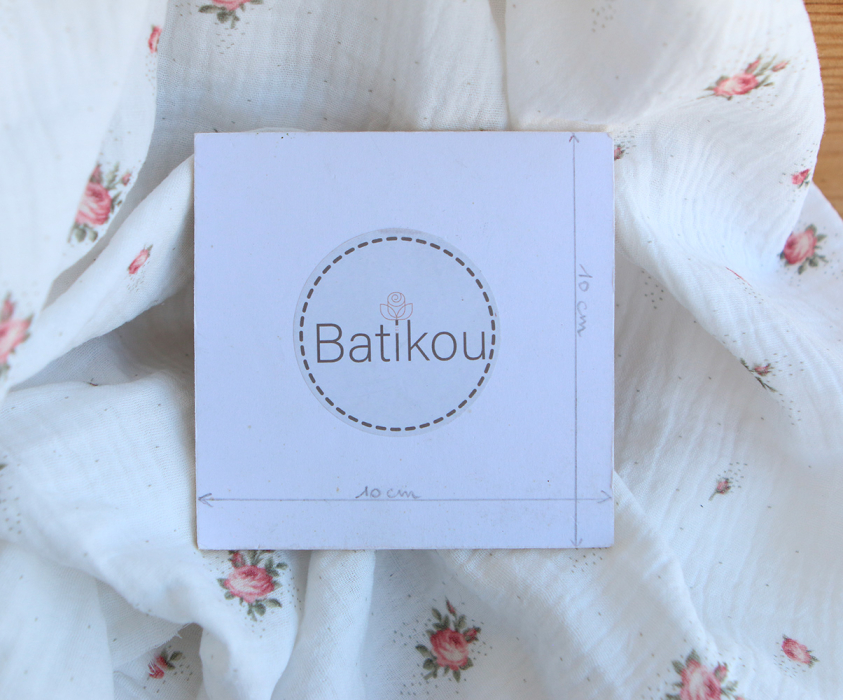 Christine - Double gaze coton BIO Exclusif blanc motif fleuri vert et rose