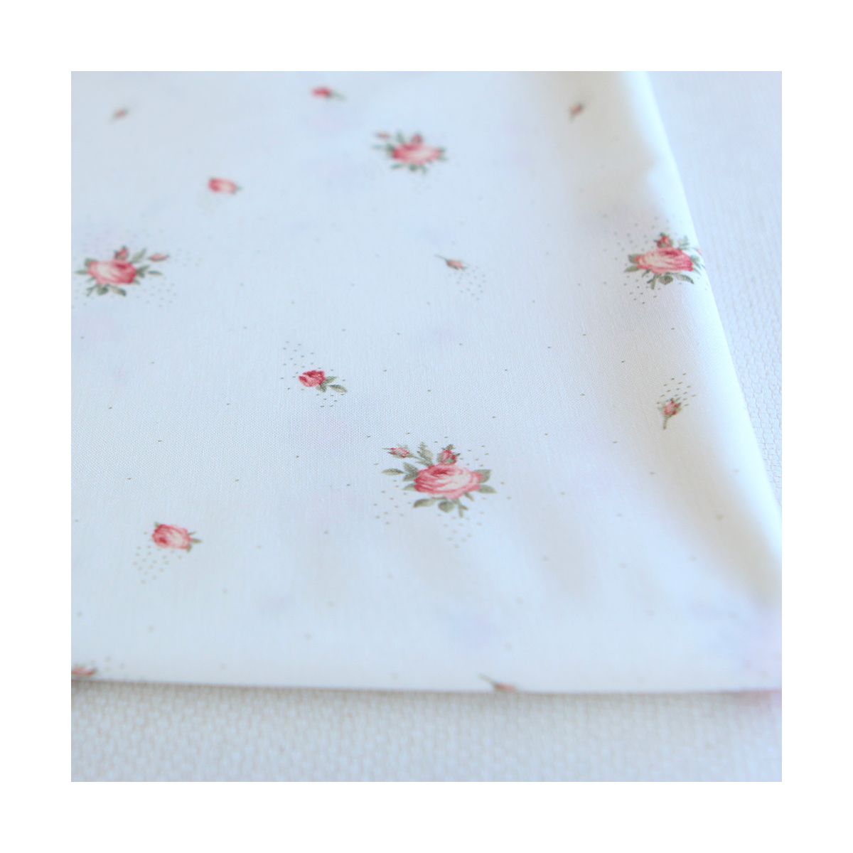Christine - Popeline douce coton BIO organique fond blanc exclusif vert et rose Christine - Popeline douce coton BIO organique fond blanc exclusif vert et rose