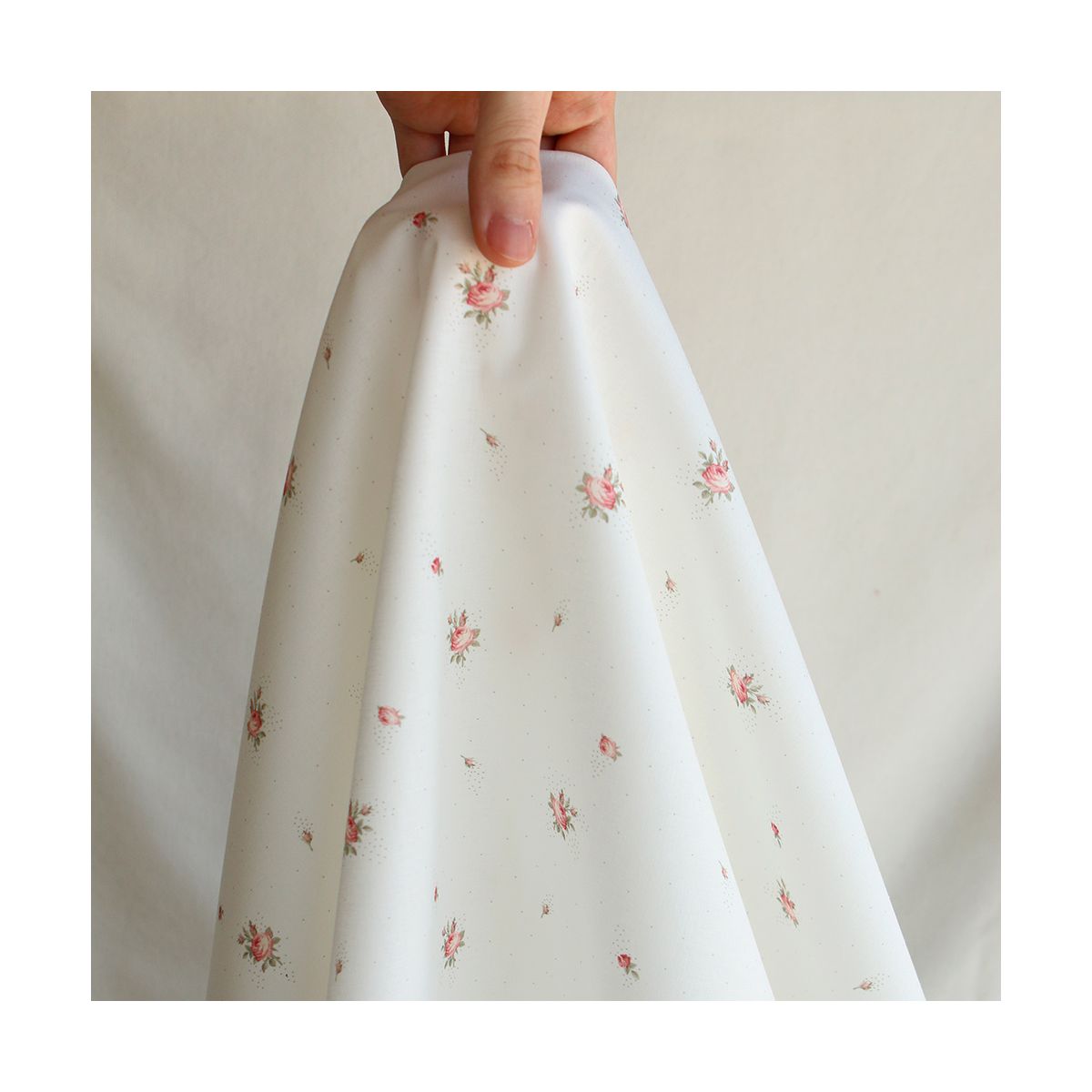 Christine - Popeline douce coton BIO organique fond blanc exclusif vert et rose Christine - Popeline douce coton BIO organique fond blanc exclusif vert et rose