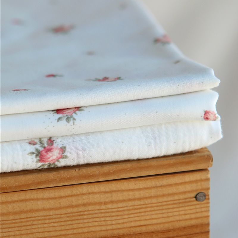 Christine - Popeline douce coton BIO organique fond blanc exclusif vert et rose