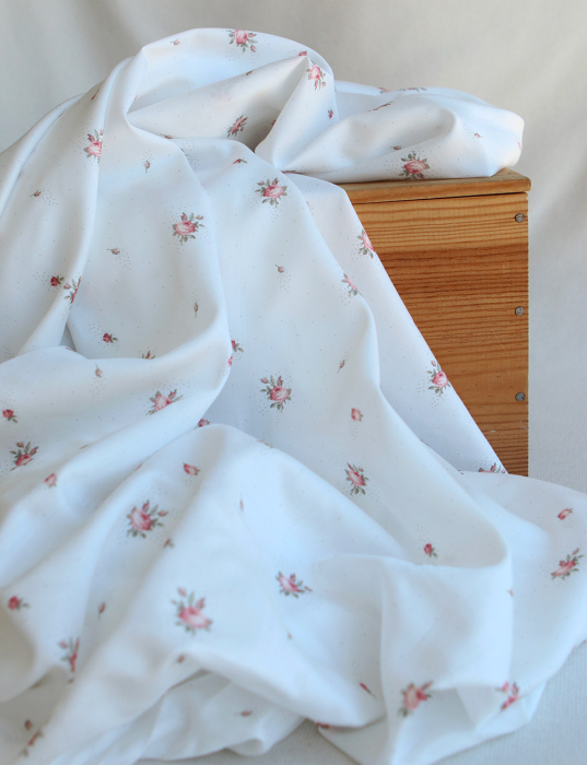 Christine - Batiste de coton douce à imprimé exclusif fleuri vert et rose