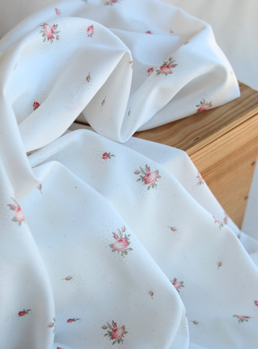 Christine - Batiste de coton douce à imprimé exclusif fleuri vert et rose