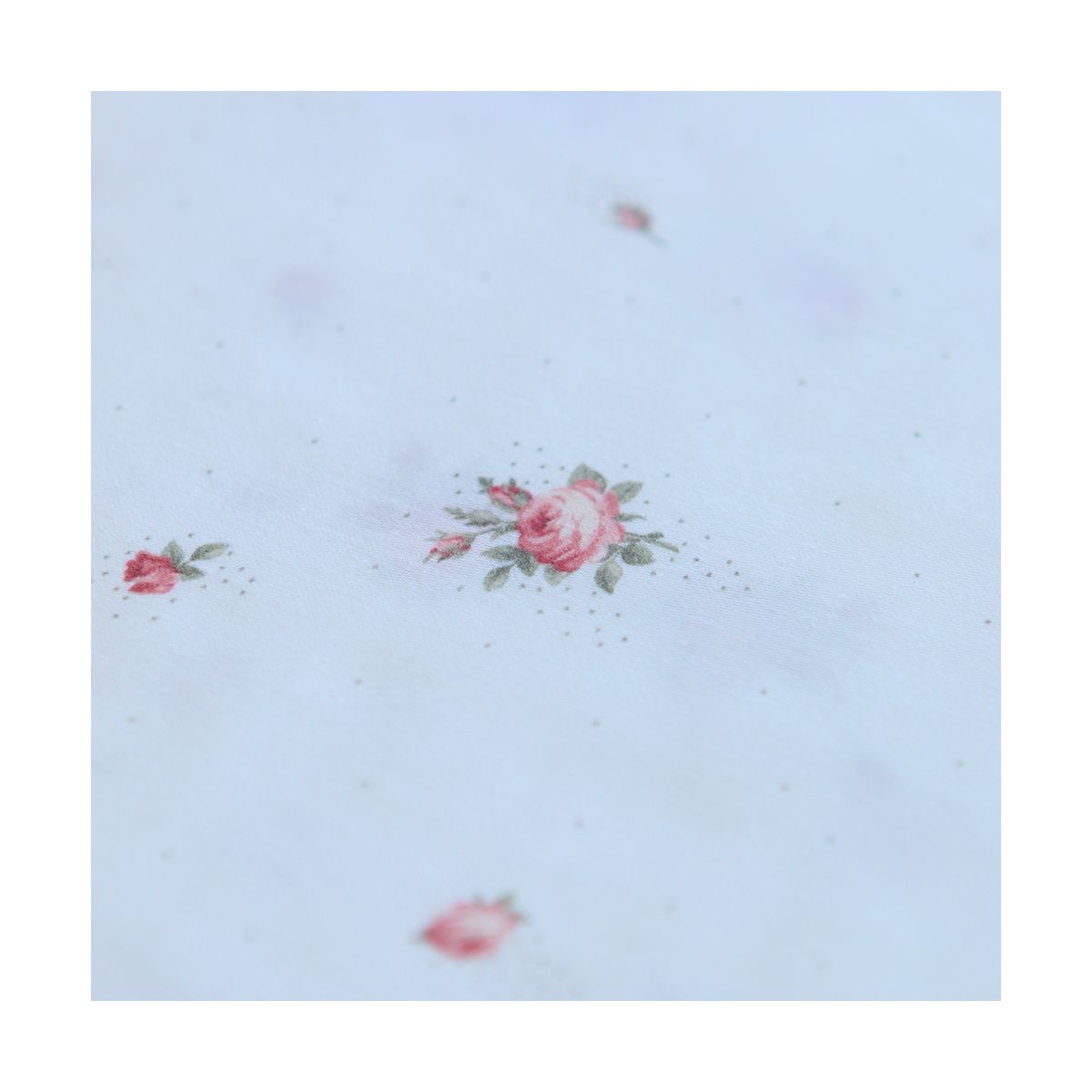 Christine - Batiste de coton douce à imprimé exclusif fleuri vert et rose Christine - Batiste de coton douce à imprimé exclusif fleuri vert et rose