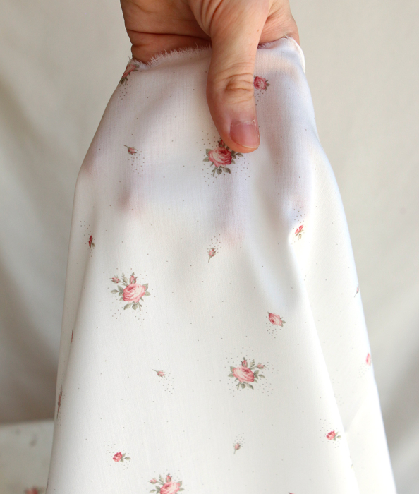 Christine - Batiste de coton douce à imprimé exclusif fleuri vert et rose