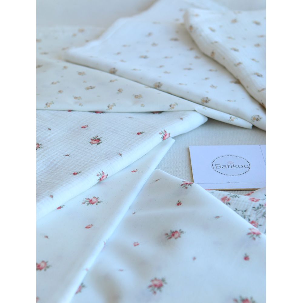 Laure - Double gaze coton BIO Exclusif blanc motif fleuri nature