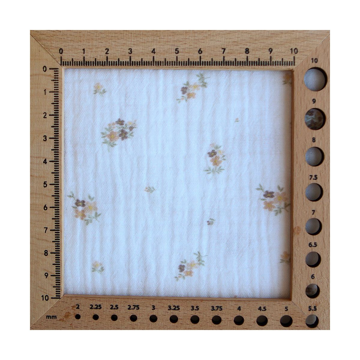Laure - Double gaze coton BIO Exclusif blanc motif fleuri nature Laure - Double gaze coton BIO Exclusif blanc motif fleuri nature