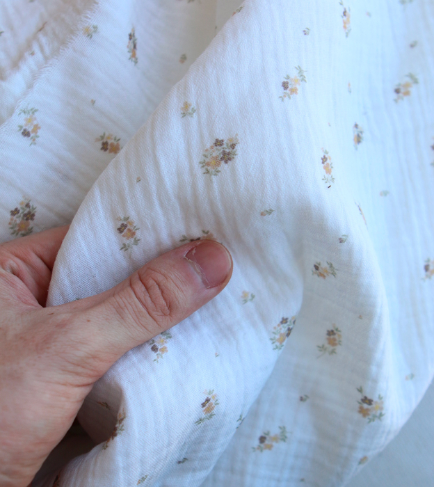 Laure - Double gaze coton BIO Exclusif blanc motif fleuri nature