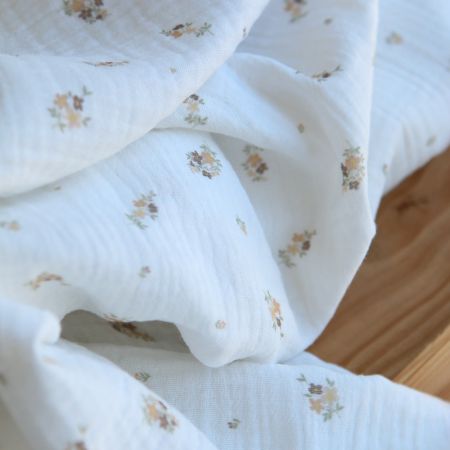 Laure - Double gaze coton BIO Exclusif blanc motif fleuri nature Laure - Double gaze coton BIO Exclusif blanc motif fleuri nature