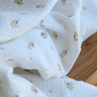 Laure - Double gaze coton BIO Exclusif blanc motif fleuri nature