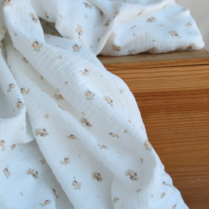 Laure - Double gaze coton BIO Exclusif blanc motif fleuri nature