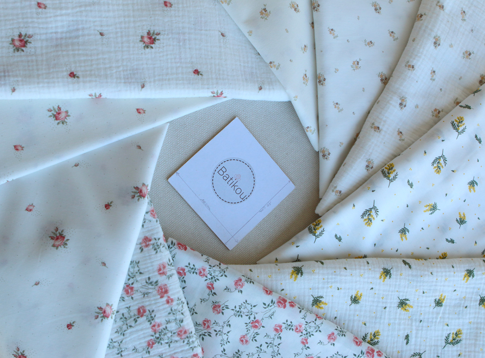 Laure - Batiste de coton douce à imprimé exclusif fleuri nature