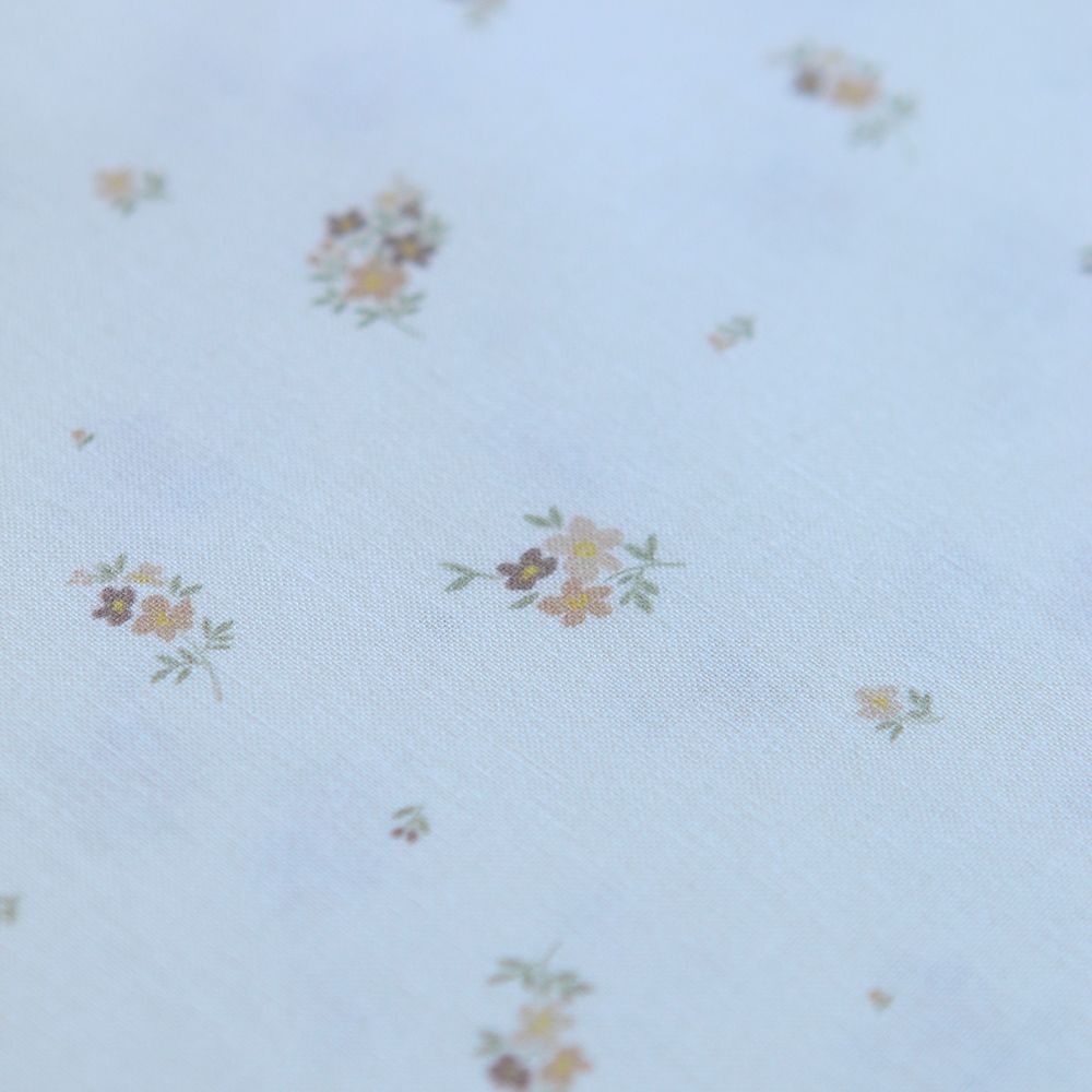 Laure - Popeline douce coton BIO organique fond blanc exclusif fleuri nature