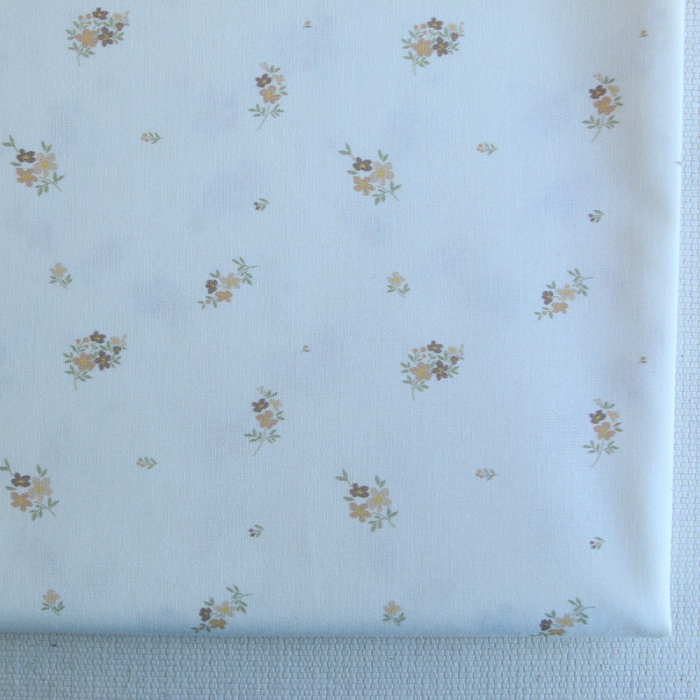 Laure - Popeline douce coton BIO organique fond blanc exclusif fleuri nature