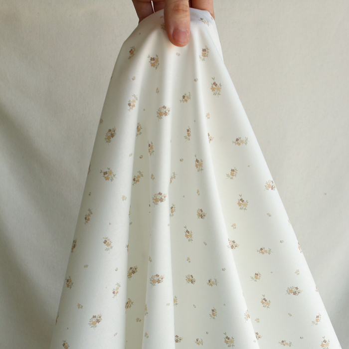 Laure - Popeline douce coton BIO organique fond blanc exclusif fleuri nature