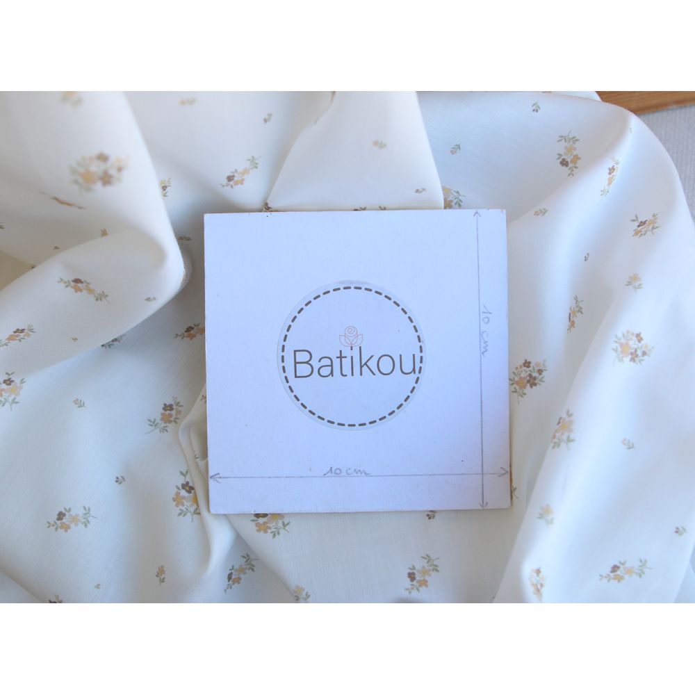 Laure - Batiste de coton douce à imprimé exclusif fleuri nature