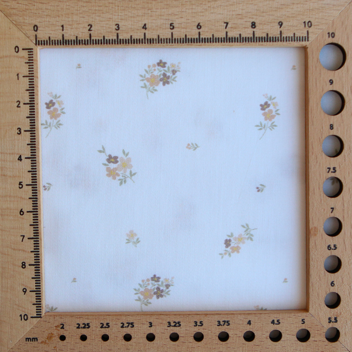 Laure - Batiste de coton douce à imprimé exclusif fleuri nature