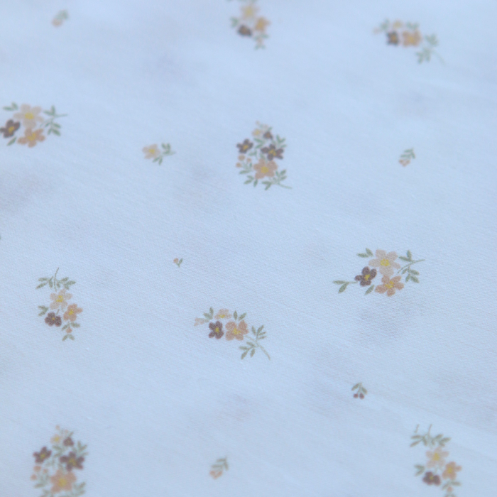 Laure - Batiste de coton douce à imprimé exclusif fleuri nature