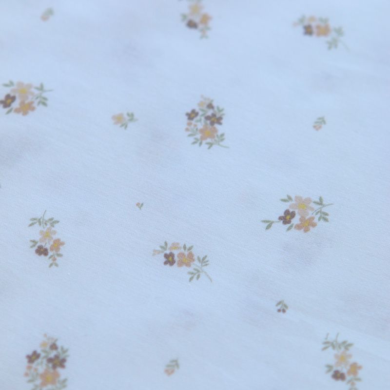 Laure - Batiste de coton douce à imprimé exclusif fleuri nature