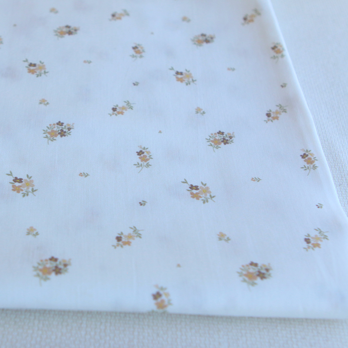 Laure - Batiste de coton douce à imprimé exclusif fleuri nature