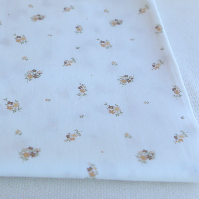 Laure - Batiste de coton douce à imprimé exclusif fleuri nature