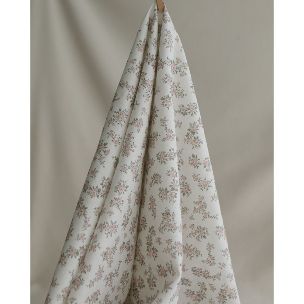 Lilou - Batiste de coton douce à imprimé exclusif fleuri vert et rose Lilou - Batiste de coton douce à imprimé exclusif fleuri vert et rose