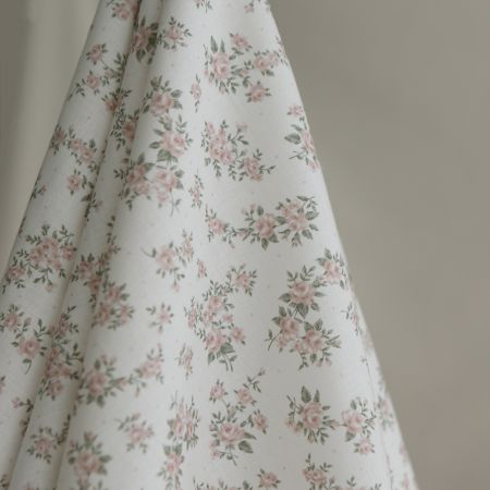 Lilou - Batiste de coton douce à imprimé exclusif fleuri vert et rose Lilou - Batiste de coton douce à imprimé exclusif fleuri vert et rose