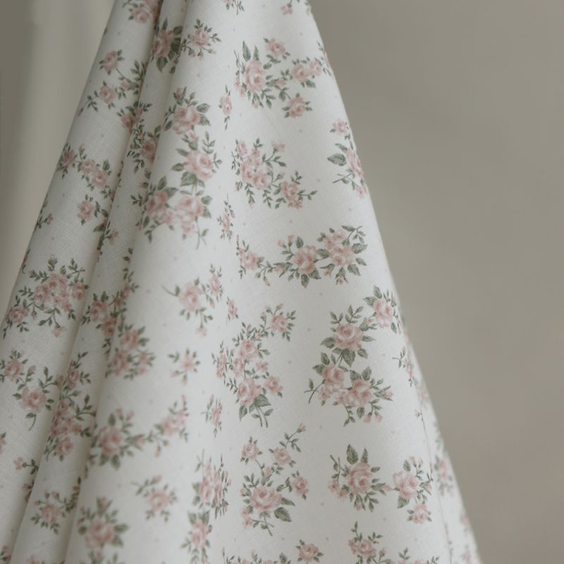 Lilou - Batiste de coton douce à imprimé exclusif fleuri vert et rose Lilou - Batiste de coton douce à imprimé exclusif fleuri vert et rose