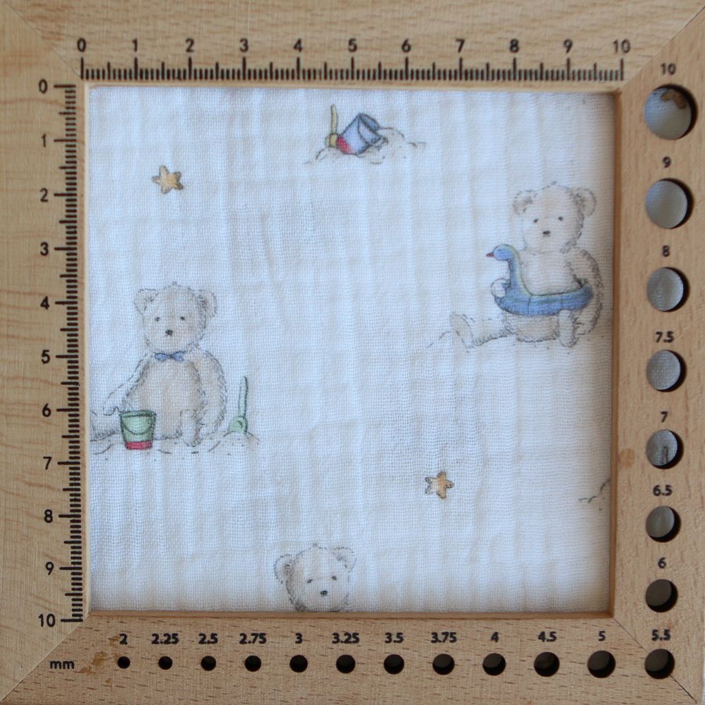 Barry - Double gaze de coton motif ourson à la plage Barry - Double gaze de coton motif ourson à la plage